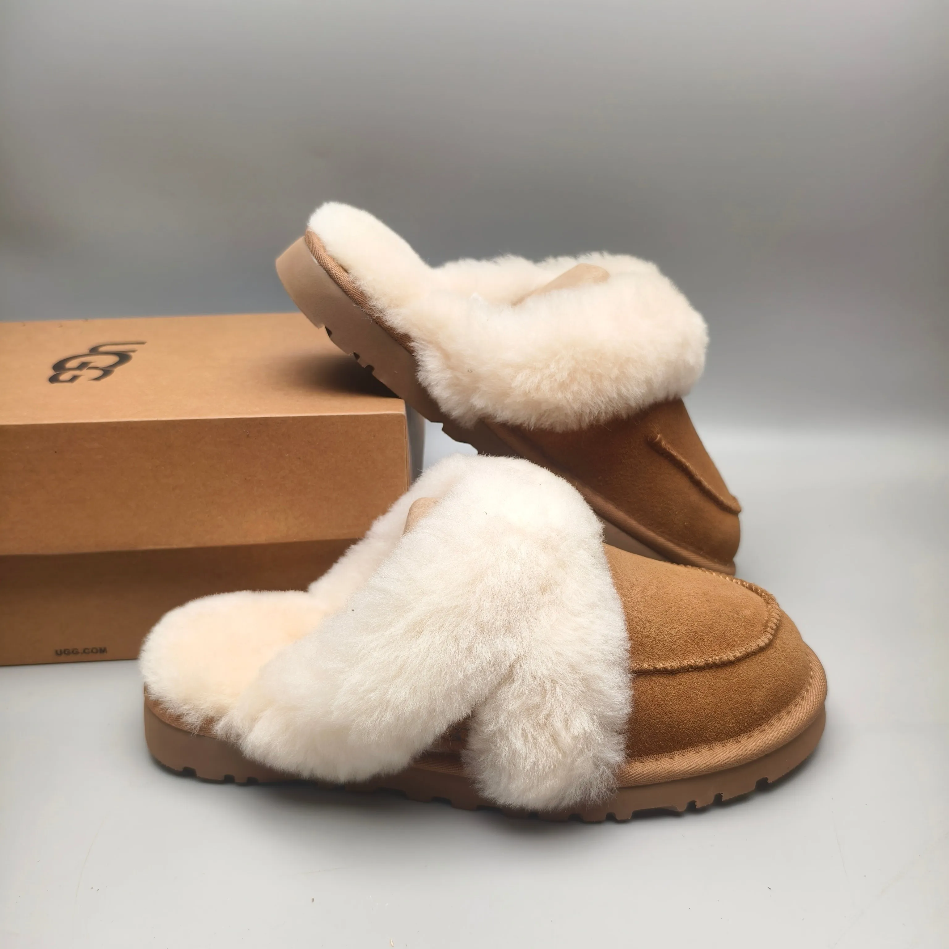 💰400 UGG sheepskin all-in-one snow boots 4571 casual home slippers color: black maroon matching size: 35-40